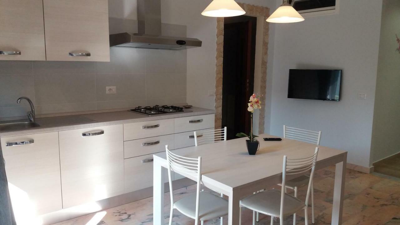Relax Due Passi Dal Mare Apartment Spadafora Ngoại thất bức ảnh