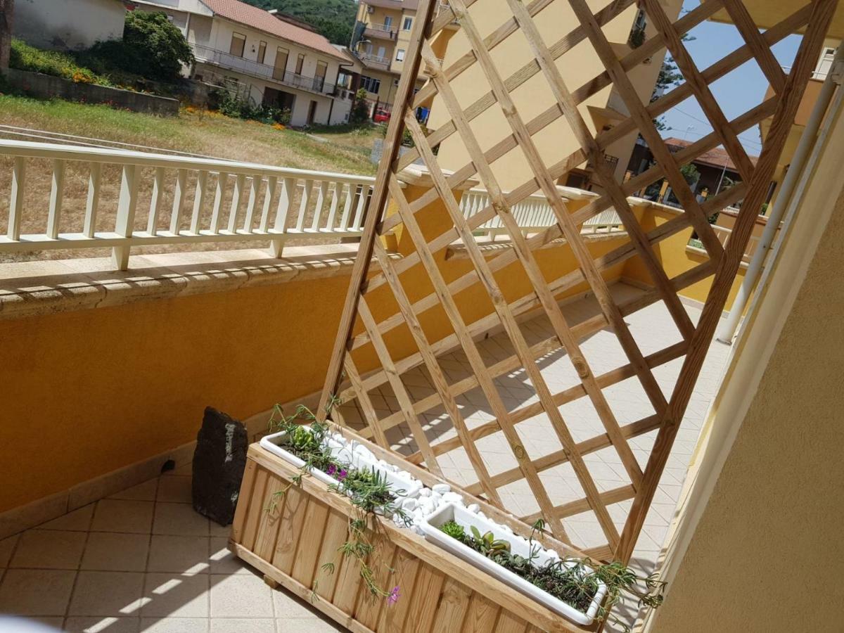 Relax Due Passi Dal Mare Apartment Spadafora Ngoại thất bức ảnh